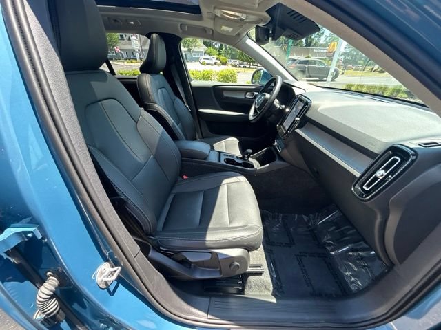 Used 2025 Volvo XC40 B5 Core AWD/4WD image 15