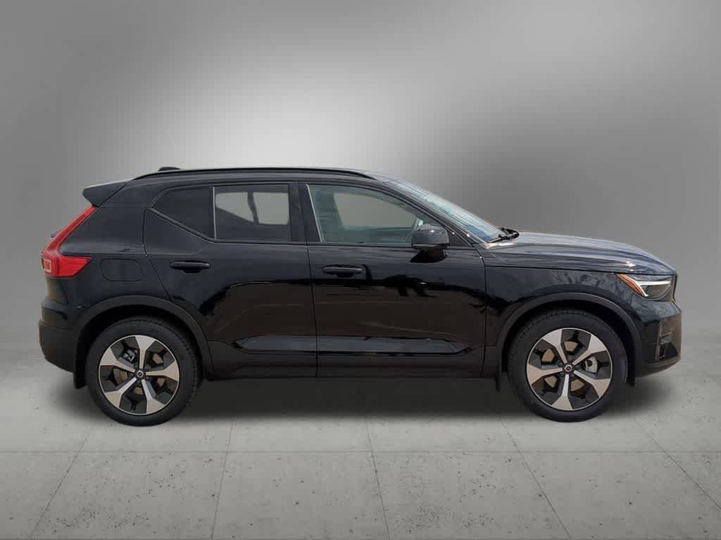 New 2026 Volvo XC40 B5 Plus w/ Protection Package Premier AWD/4WD image 7