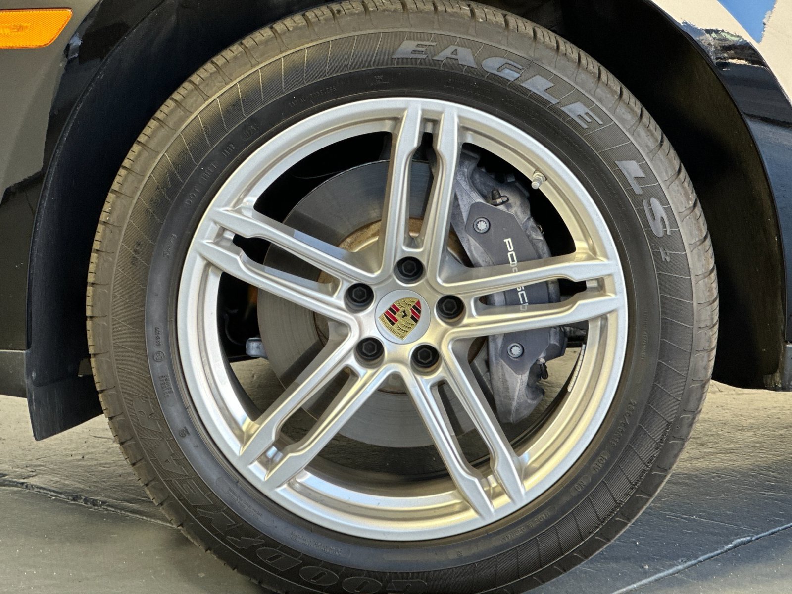 Certified 2026 Porsche Macan AWD/4WD image 32