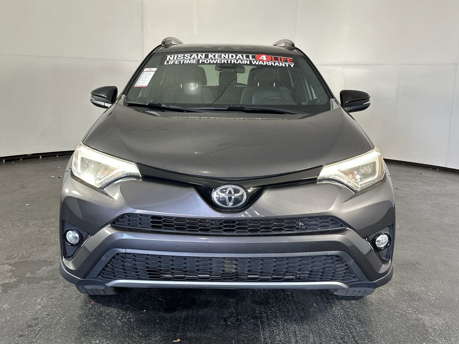 Used 2017 Toyota RAV4 SE image 4