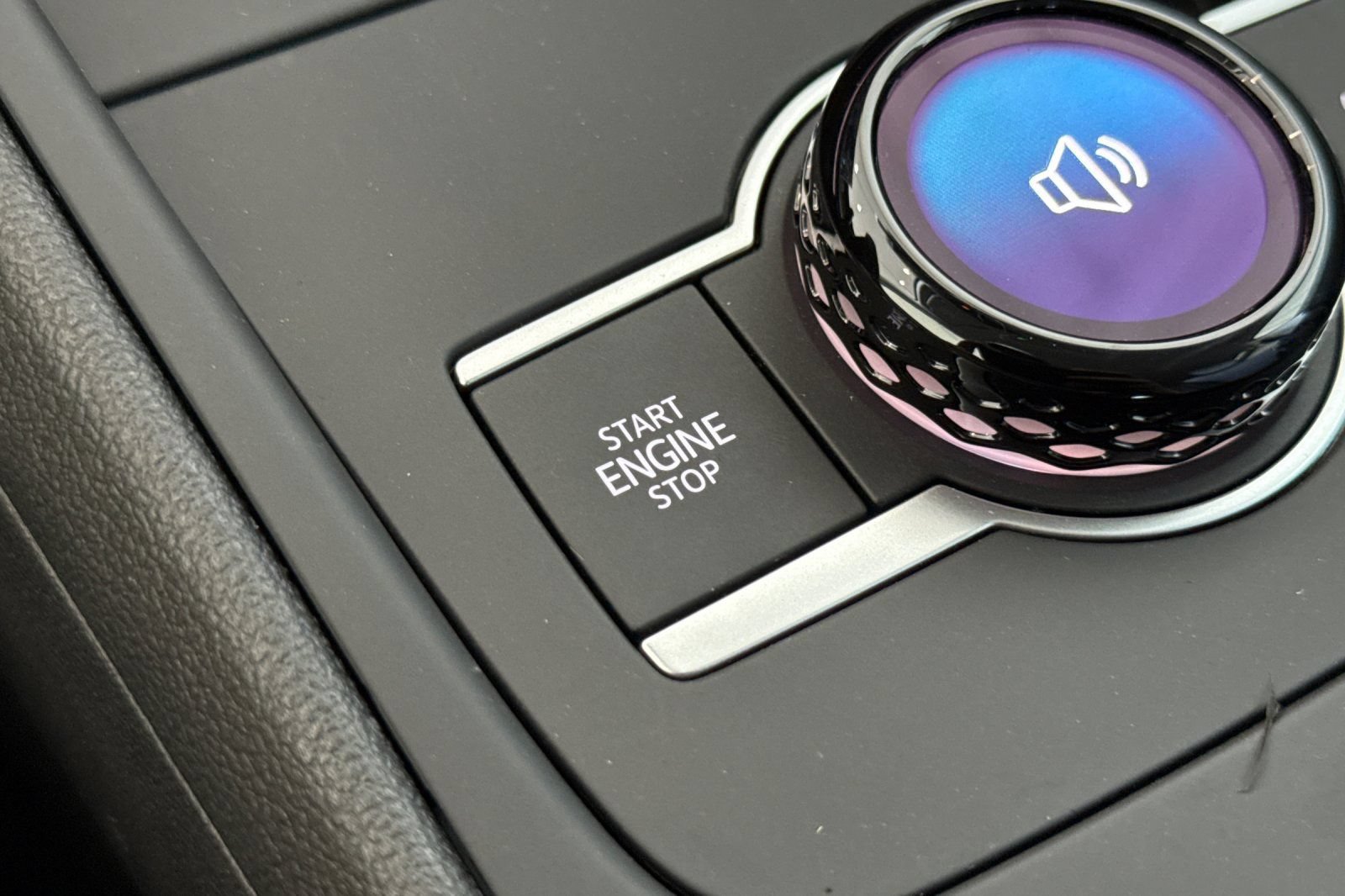 New 2026 Volkswagen Tiguan SE AWD/4WD image 21