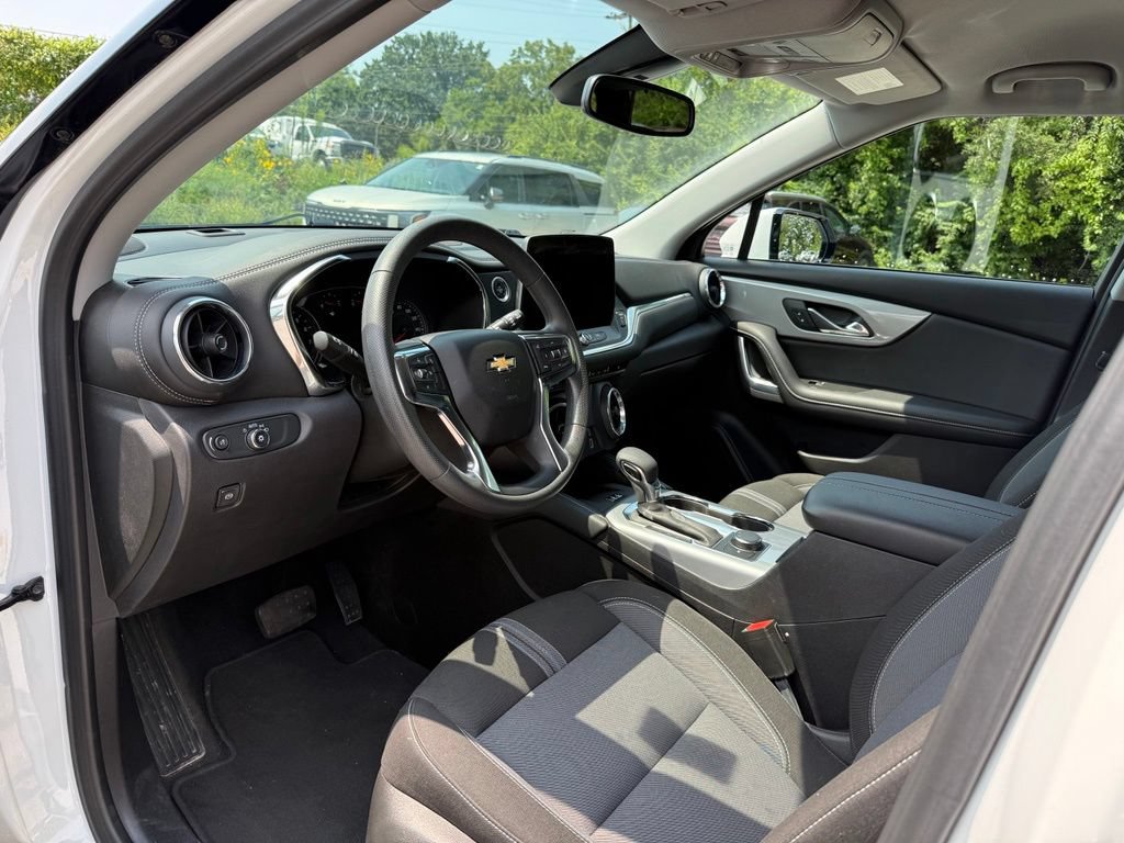 Used 2024 Chevrolet Blazer LT w/ Convenience Package FWD image 8