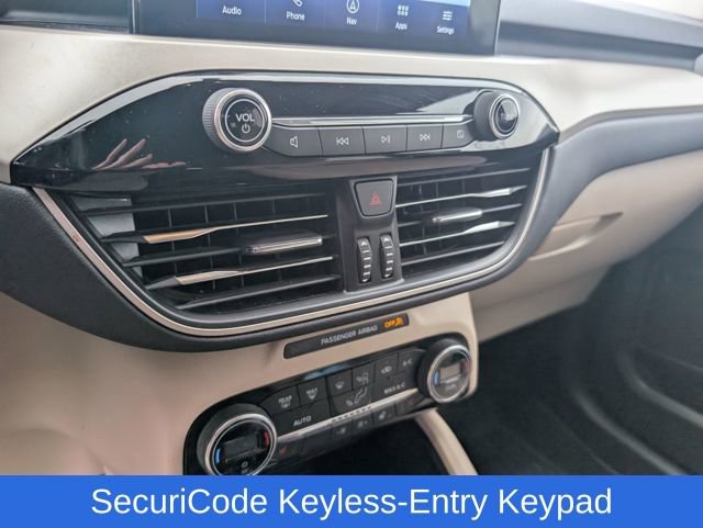 Used 2021 Ford Escape SE w/ SE Sport Appearance Package image 20