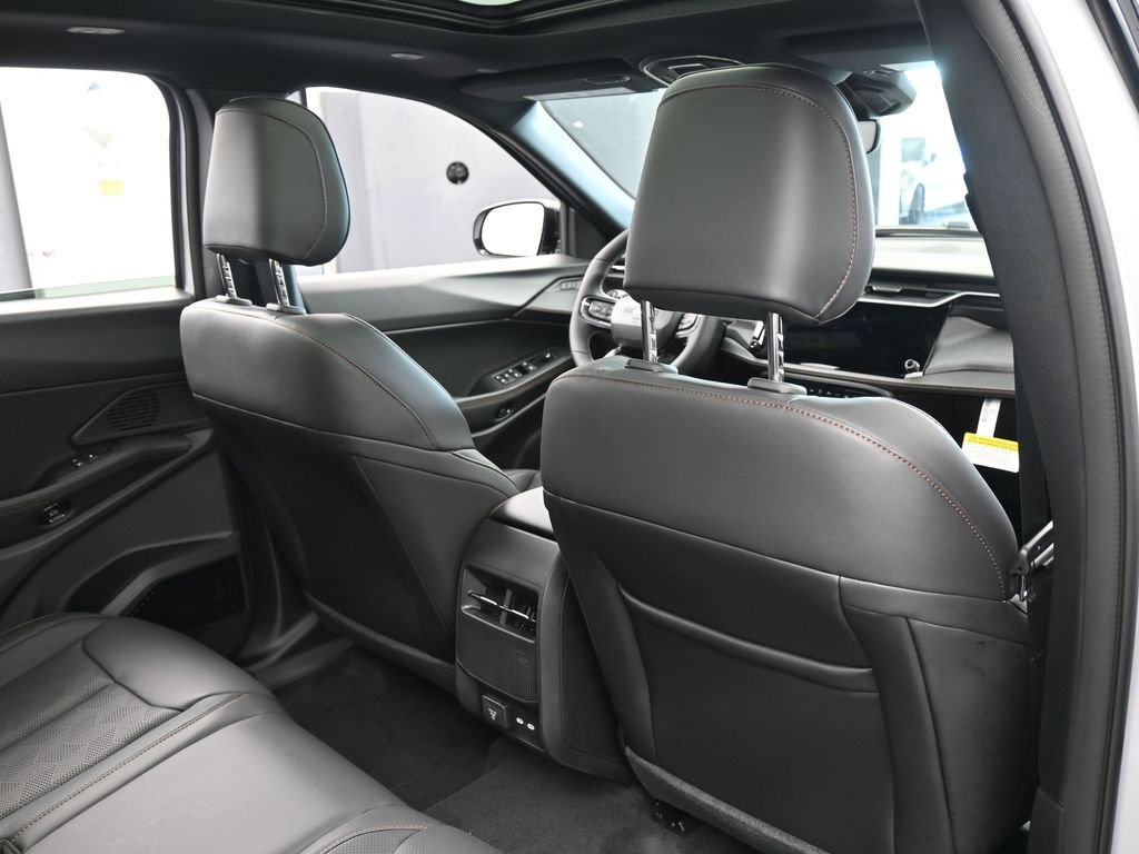 New 2026 Jeep Cherokee Overland image 42