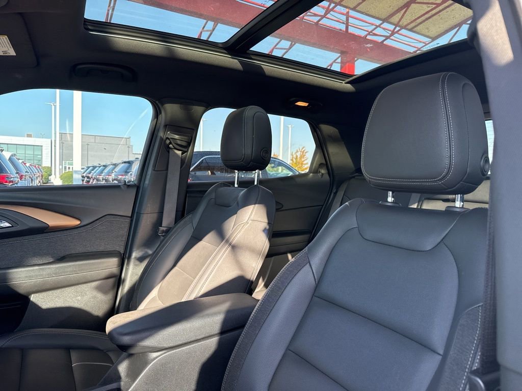Used 2023 Chevrolet TrailBlazer ACTIV w/ Sun and Liftgate Package image 11