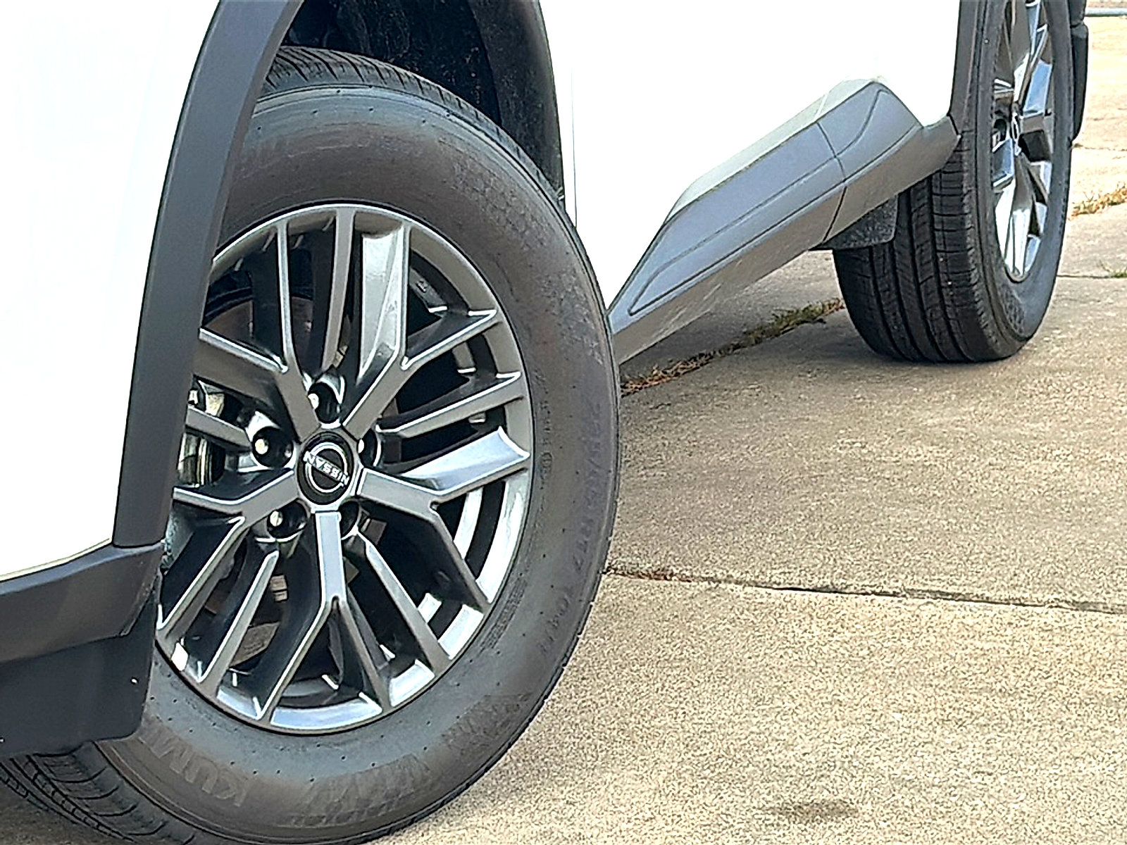 New 2026 Nissan Rogue SV FWD image 3