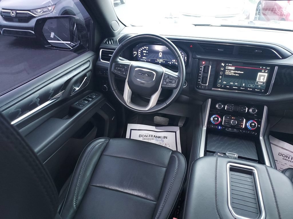 Used 2023 GMC Yukon Denali AWD/4WD image 15