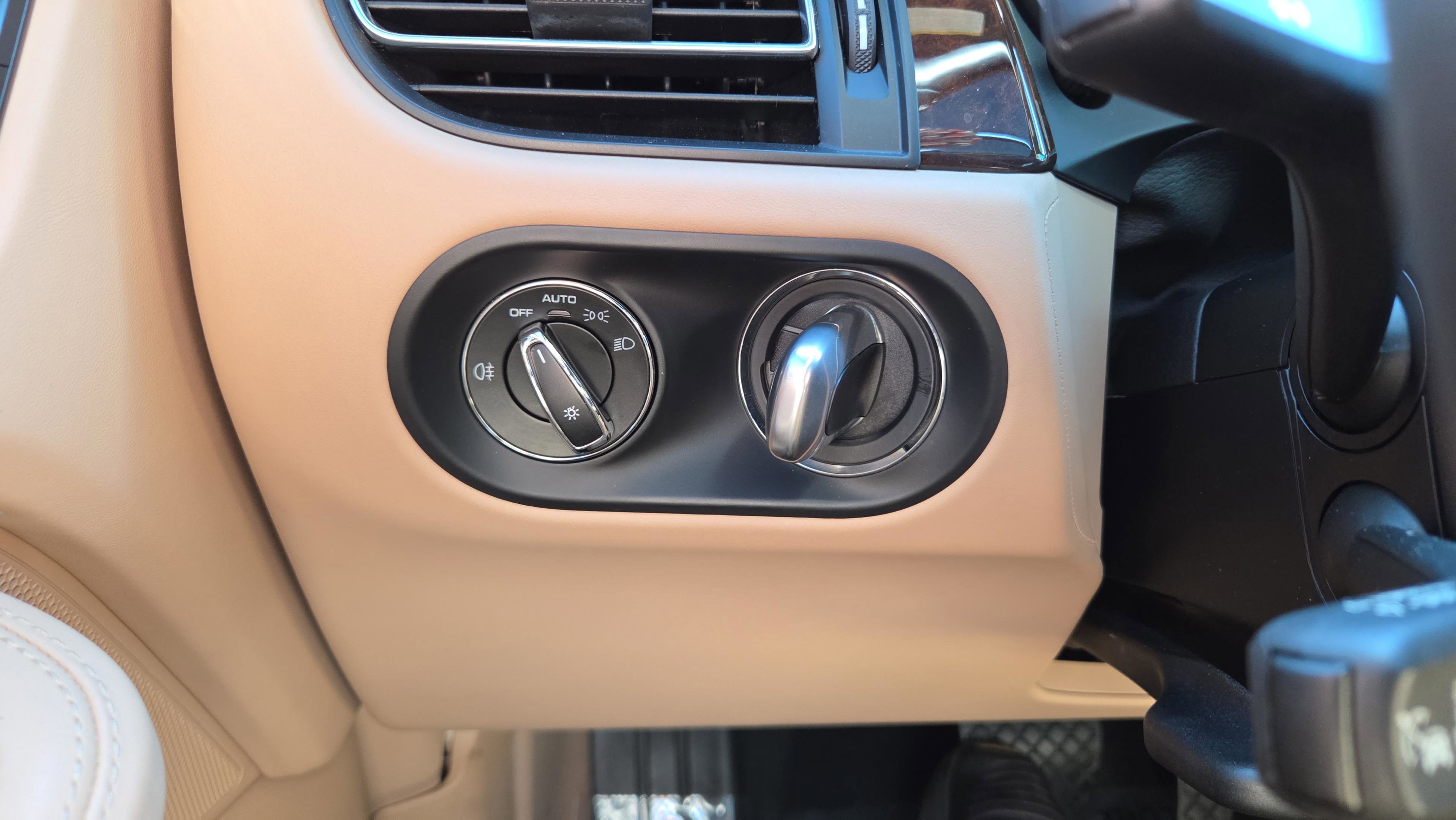 Used 2022 Porsche Macan image 17