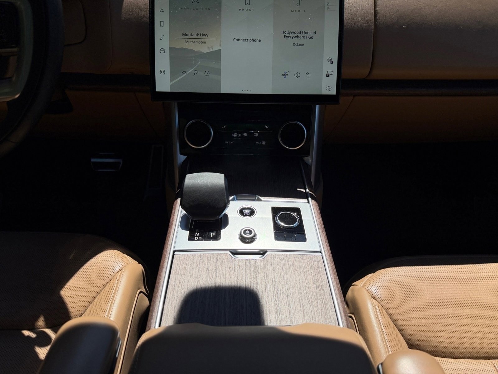 Certified 2023 Land Rover Range Rover SE image 15
