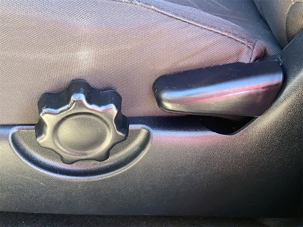 Certified 2017 Toyota Tacoma TRD Off-Road image 22