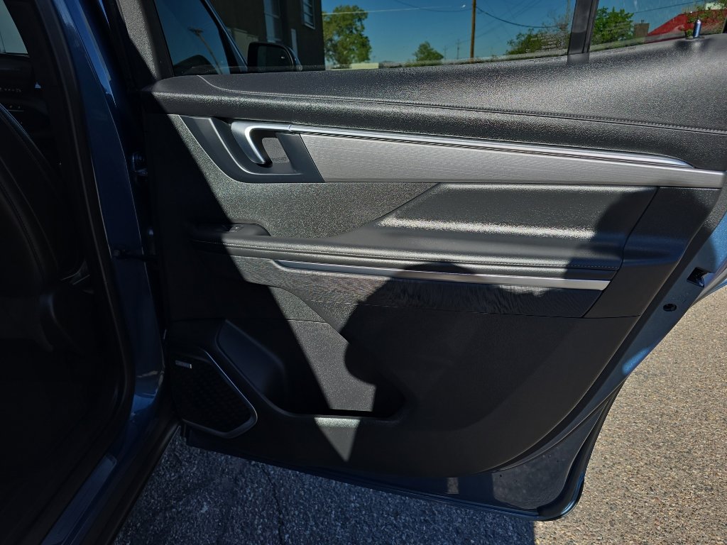 Used 2025 Buick Enclave Preferred image 27