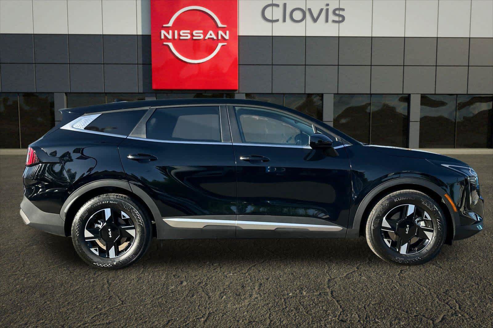 Used 2026 Kia Sportage LX FWD image 9