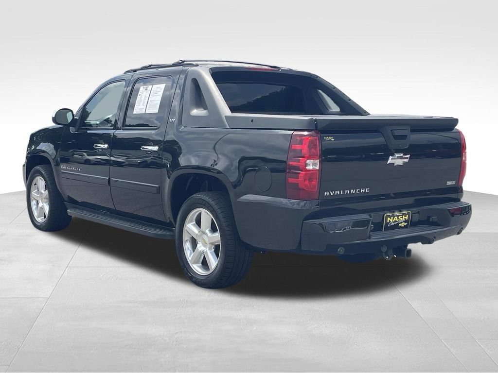 Used 2008 Chevrolet Avalanche LTZ w/ LTZ Preferred Equipment Group AWD/4WD image 5