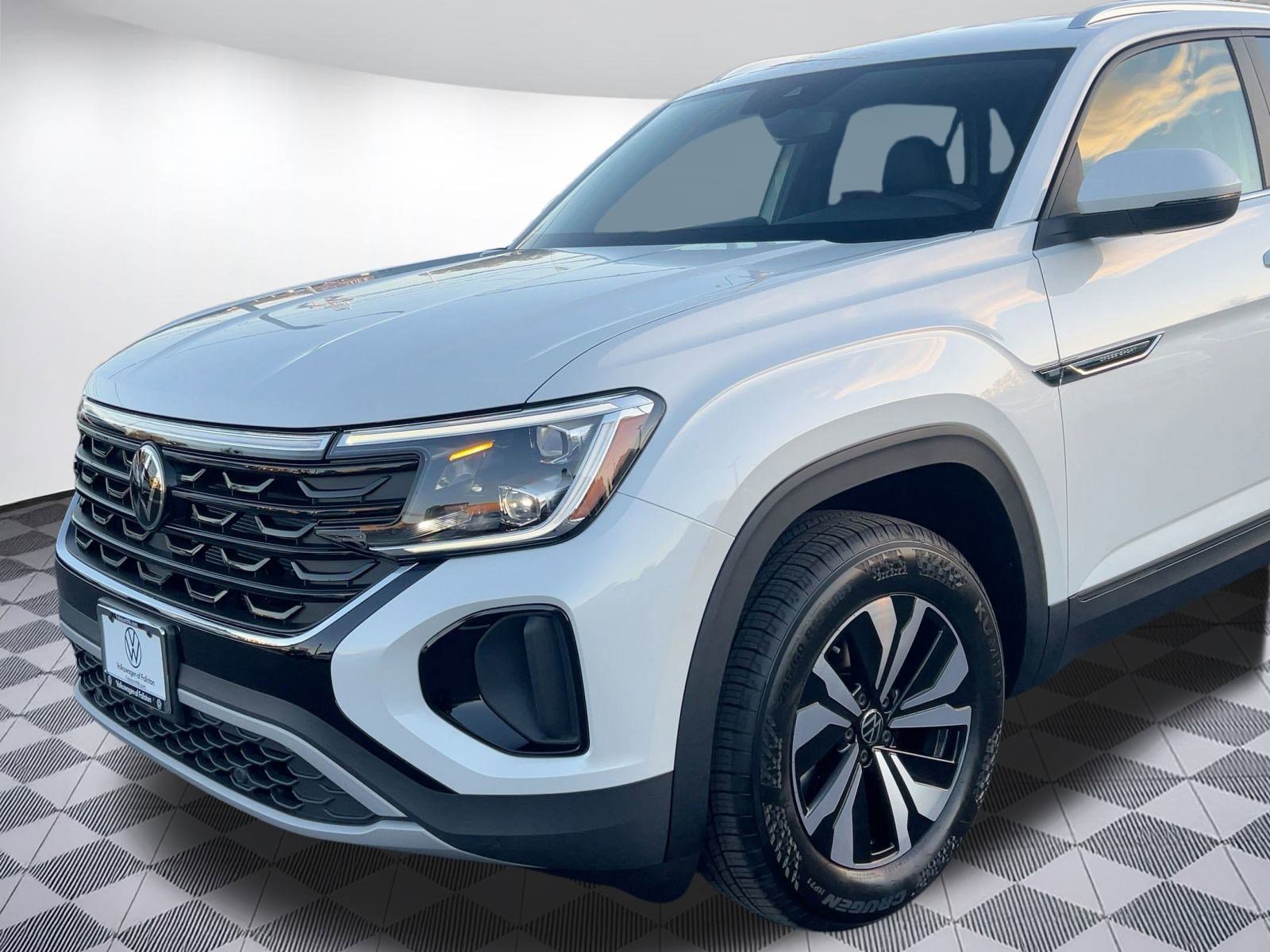 New 2026 Volkswagen Atlas Cross Sport SE image 21