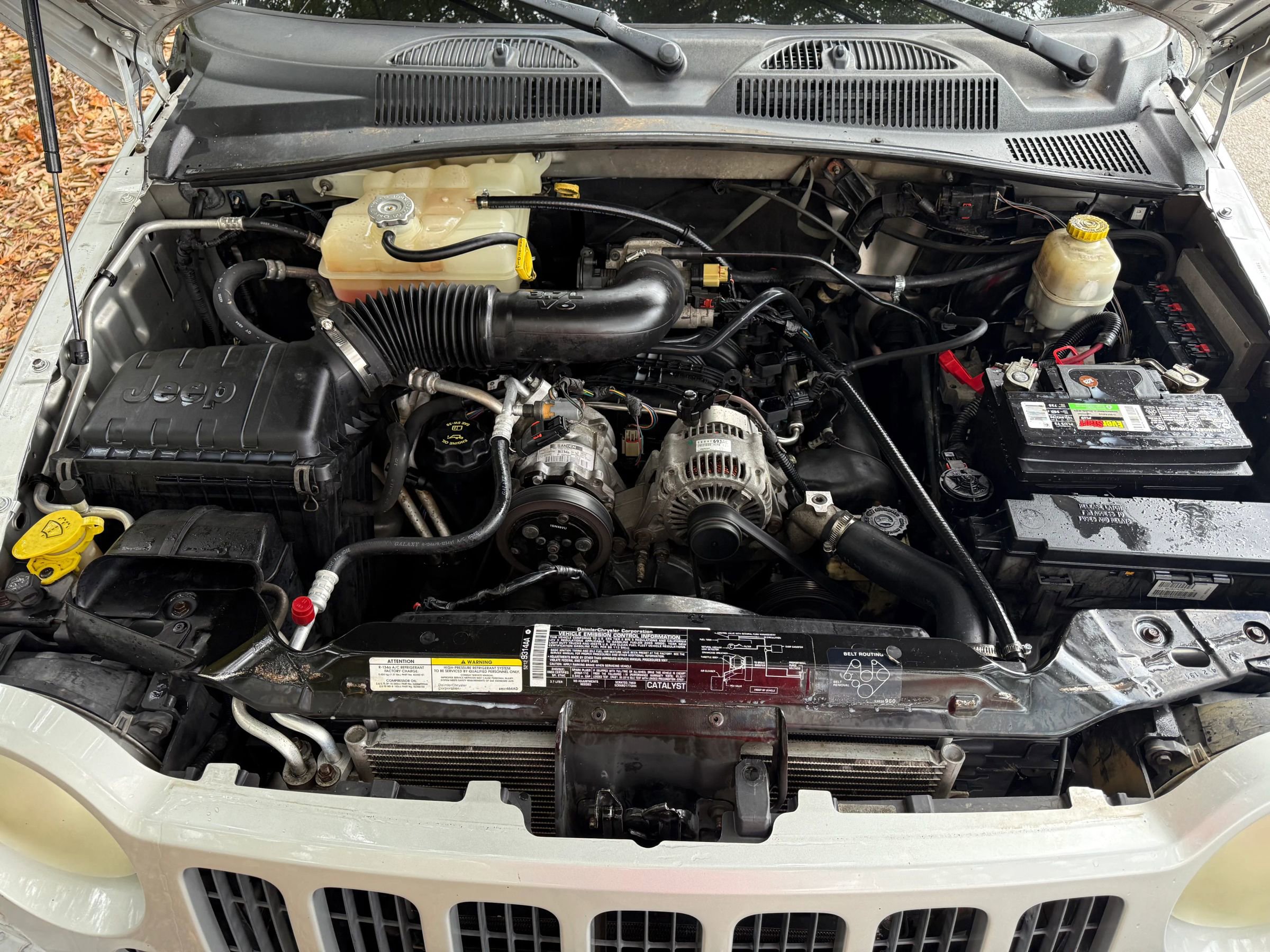 Used 2005 Jeep Liberty Sport image 4