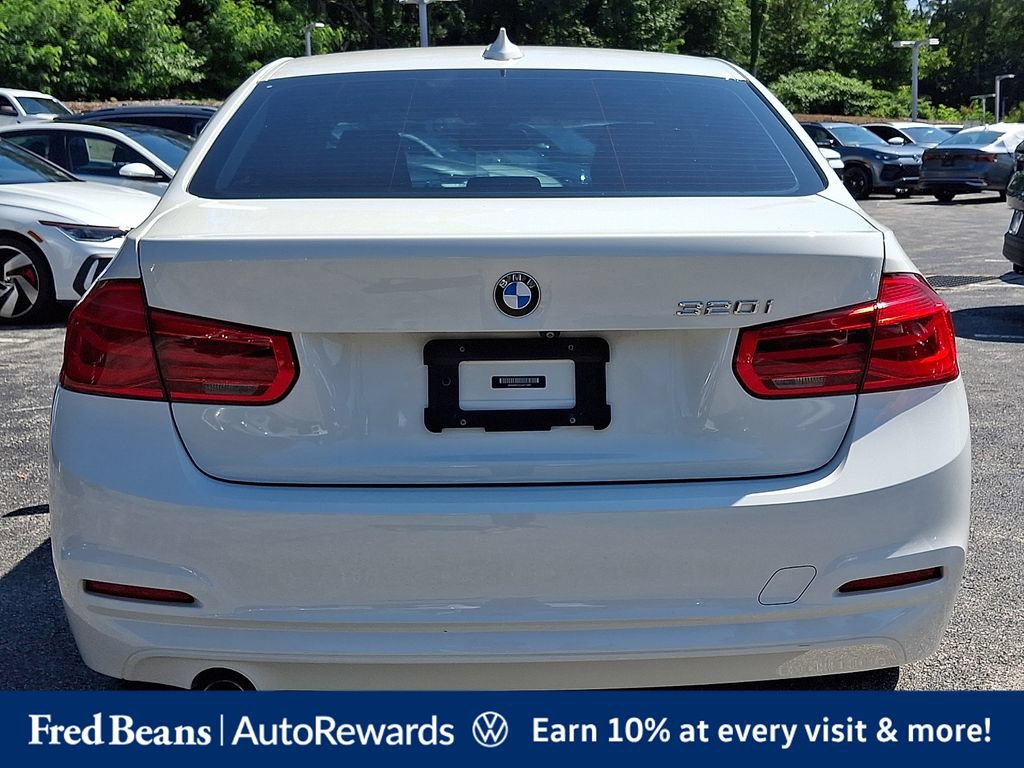 Used 2018 BMW 320i Sedan RWD image 6
