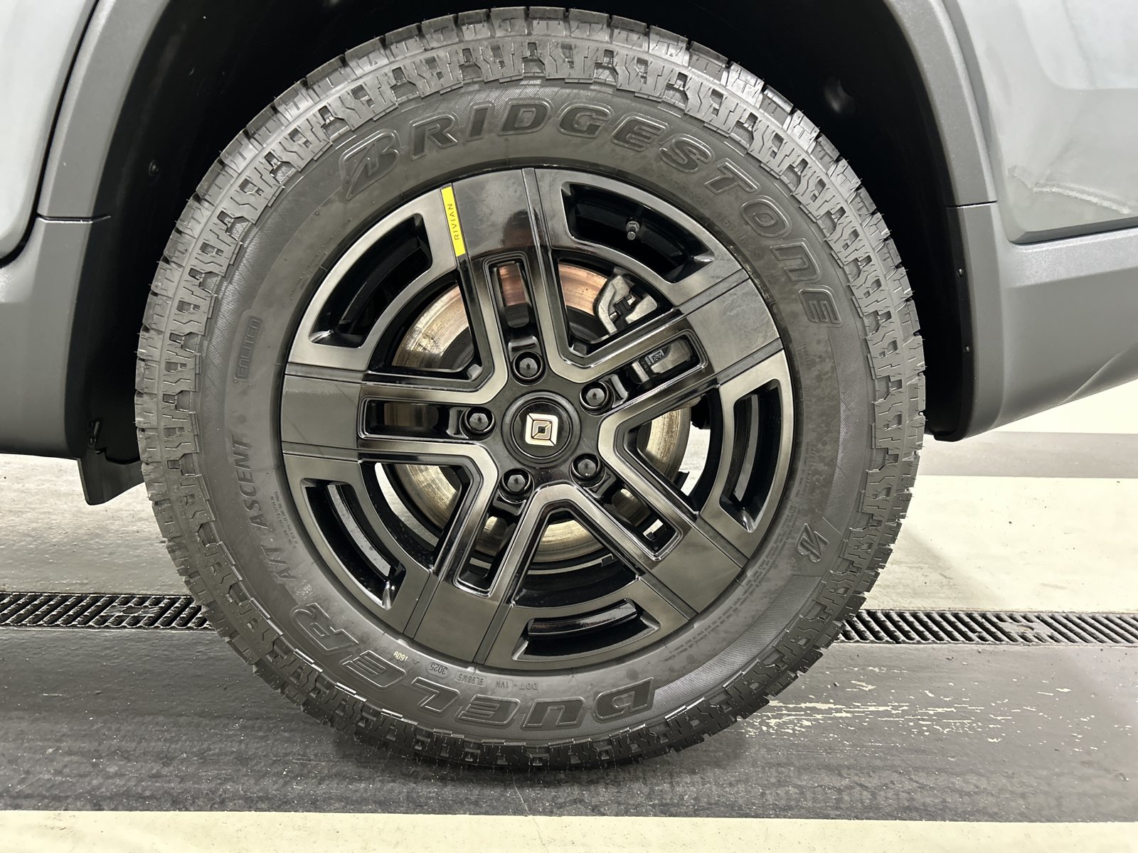 Used 2024 Rivian R1T Adventure AWD/4WD image 10