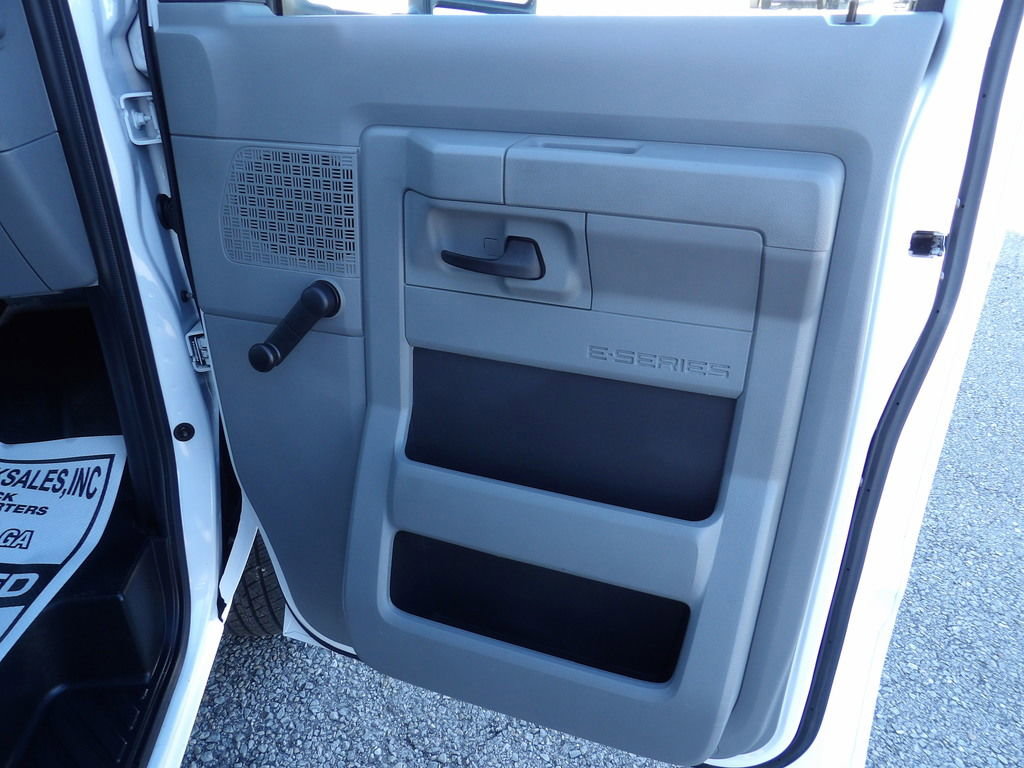Used 2021 Ford E-350 and Econoline 350 Super Duty RWD image 27