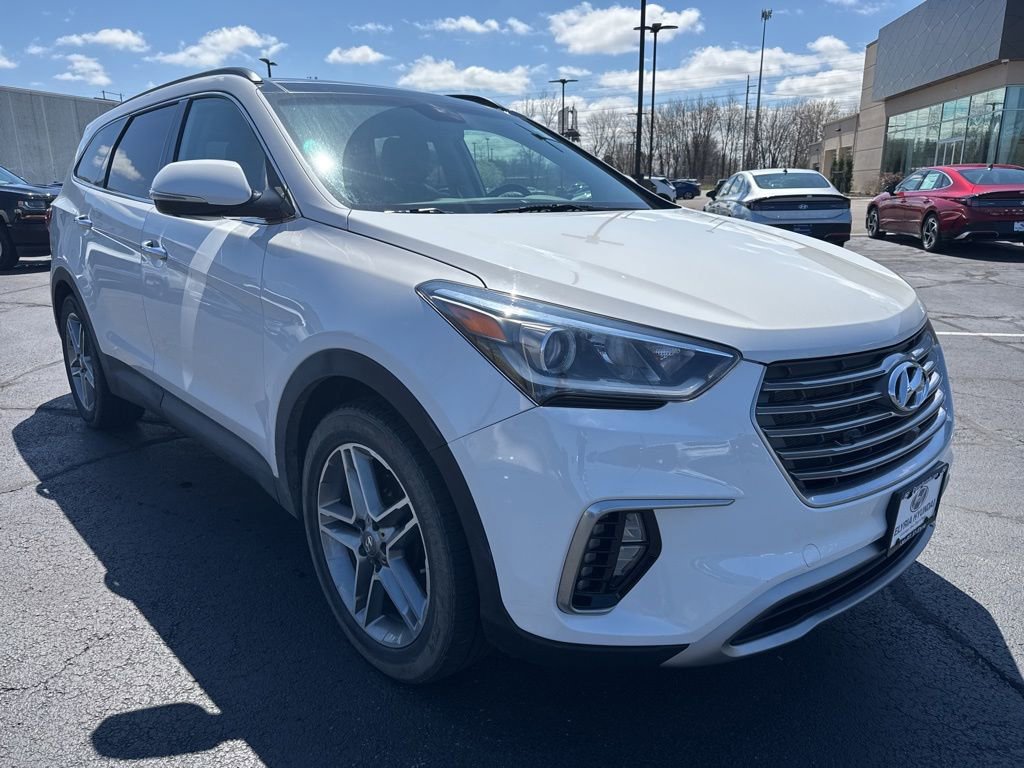 Used 2017 Hyundai Santa Fe SE image 3
