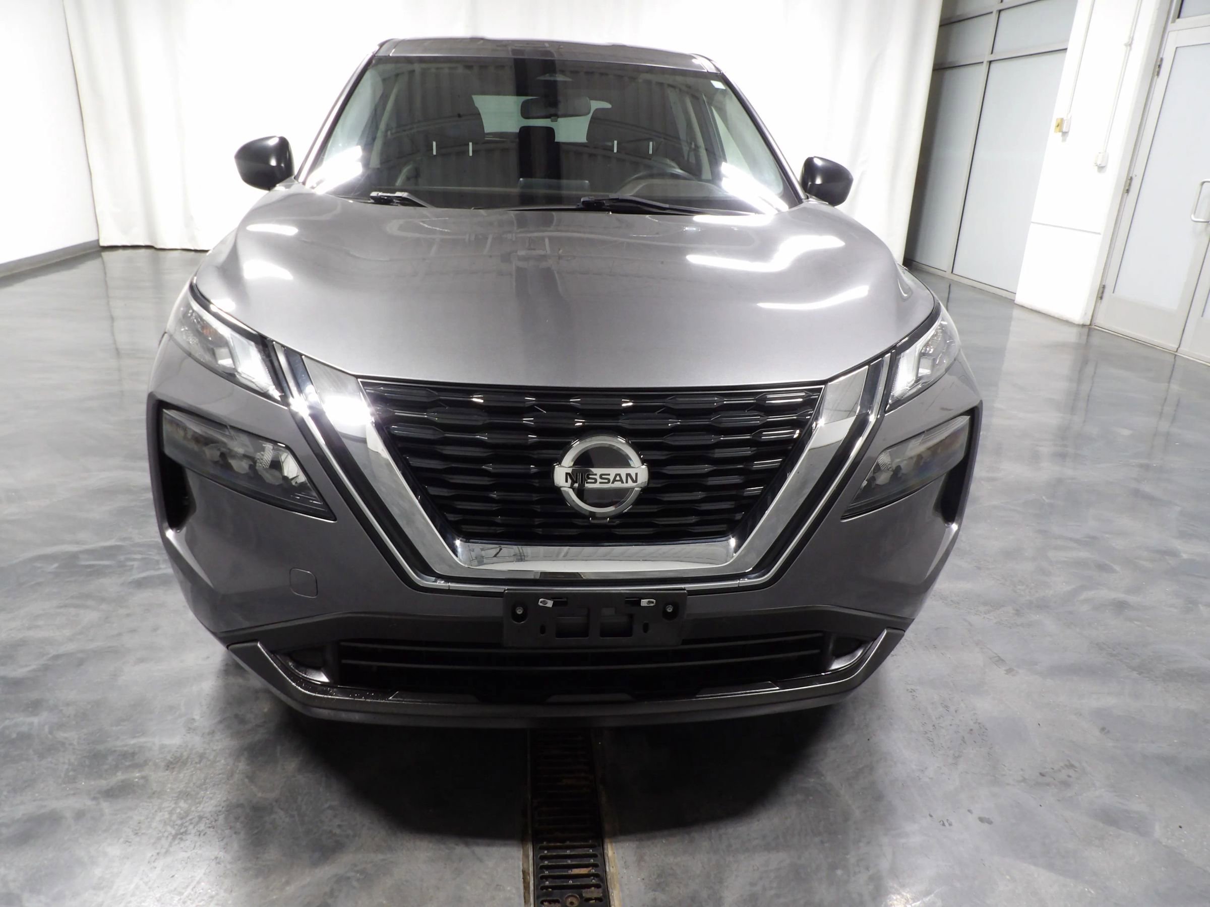 Used 2021 Nissan Rogue S AWD/4WD image 3