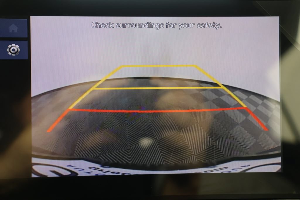Used 2024 Hyundai Venue SEL FWD image 16