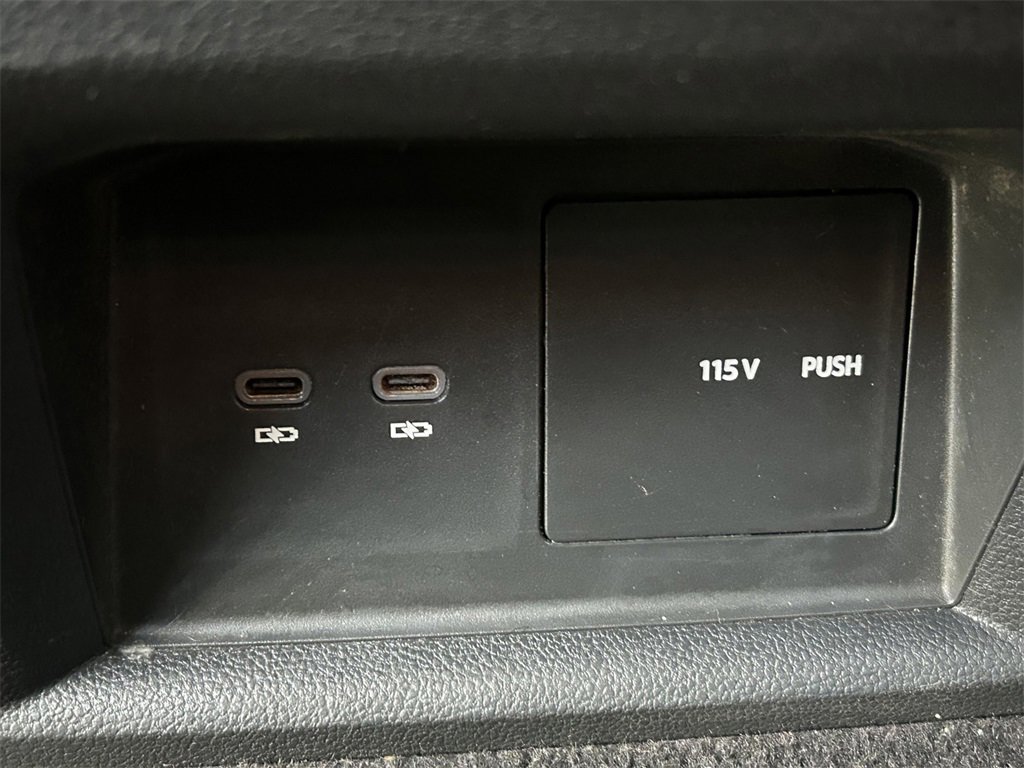 Used 2022 Volkswagen Atlas Cross Sport SEL R-Line image 20