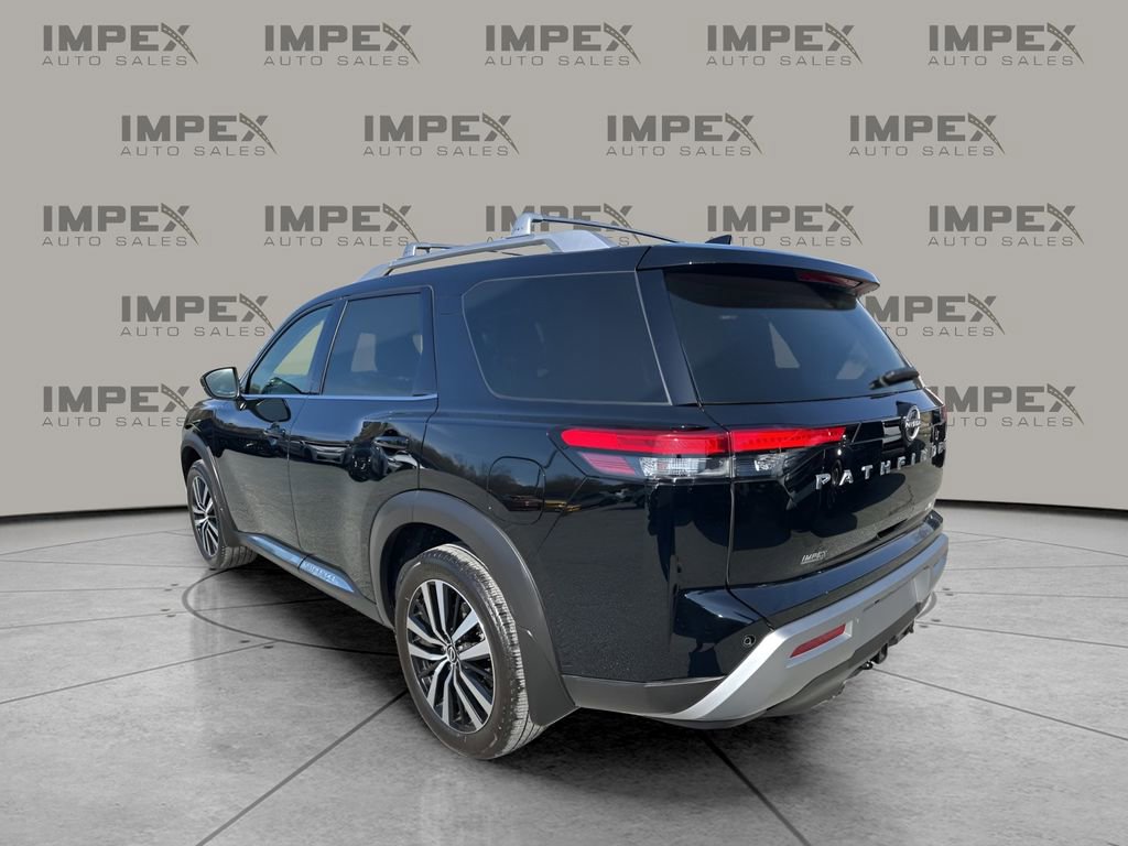 Used 2025 Nissan Pathfinder Platinum w/ Cargo Package FWD image 3