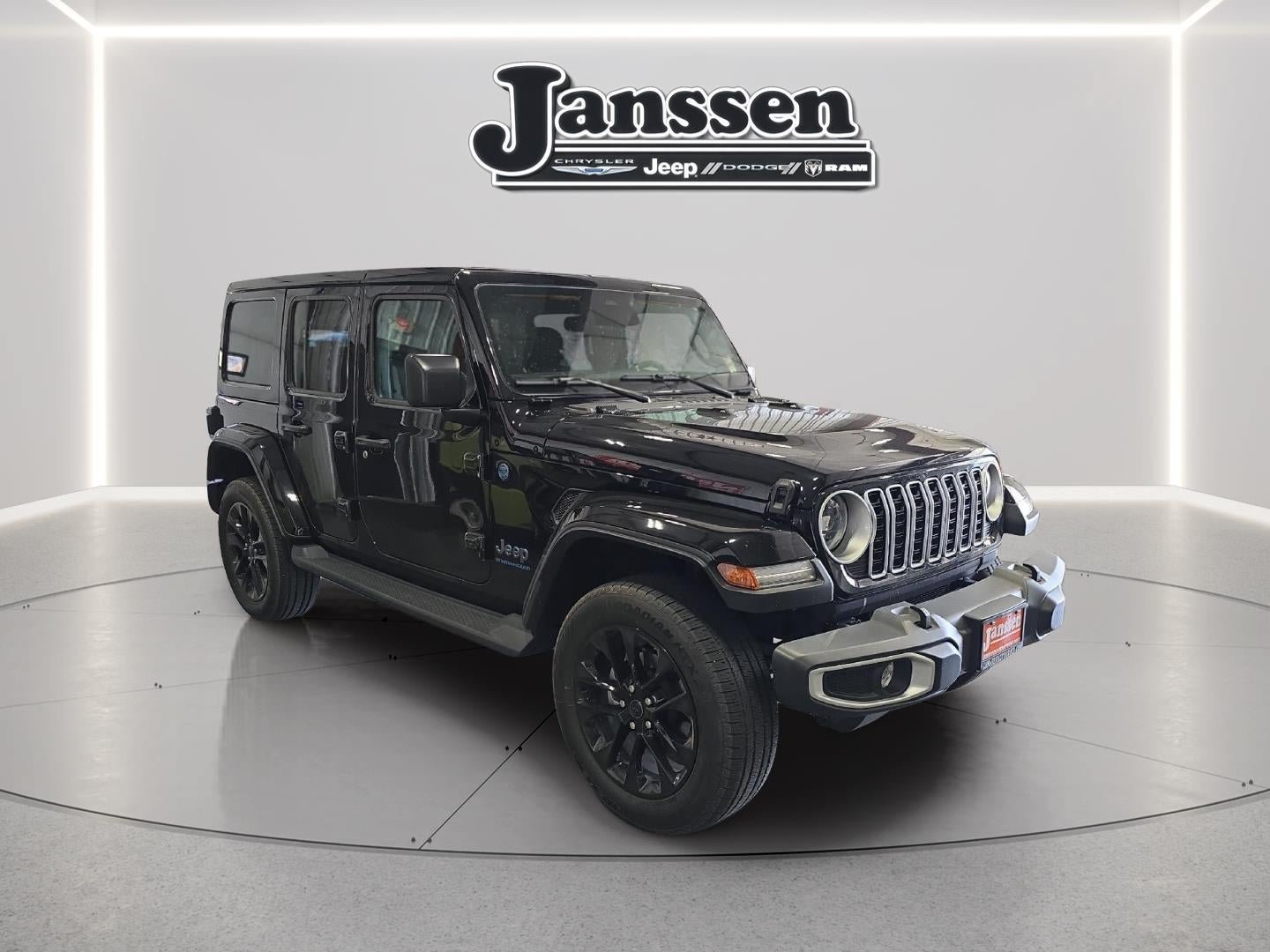 Used 2025 Jeep Wrangler Unlimited Sahara AWD/4WD image 6