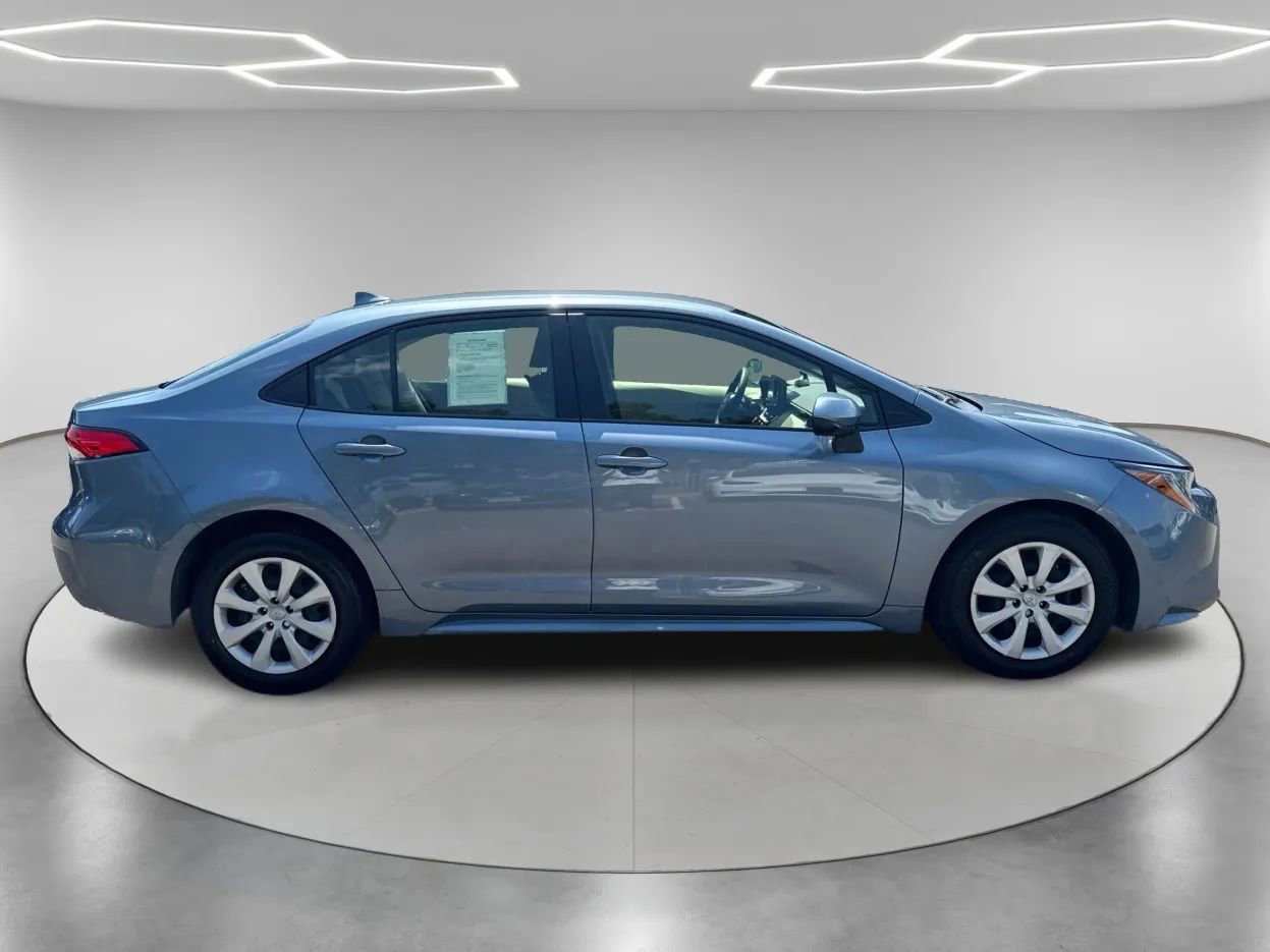 Used 2023 Toyota Corolla LE image 4