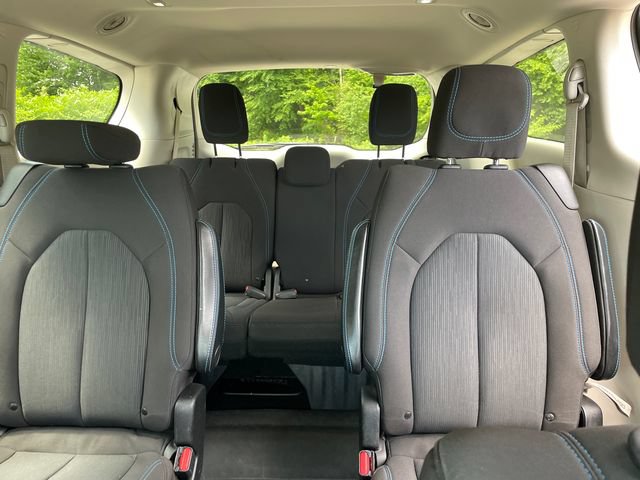 Used 2021 Chrysler Pacifica Touring w/ Cold Weather Group AWD/4WD image 38