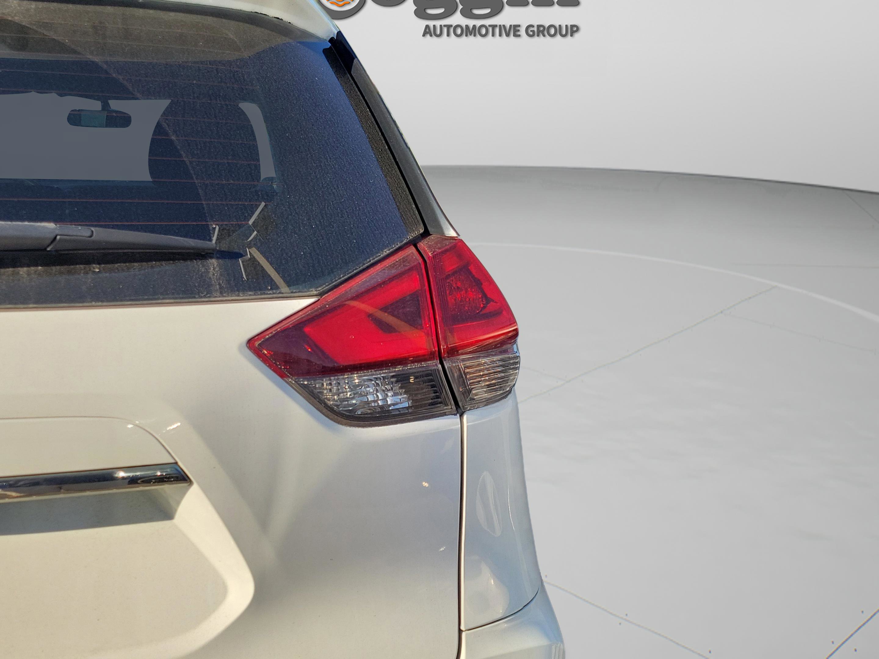 Used 2018 Nissan Rogue S FWD image 22