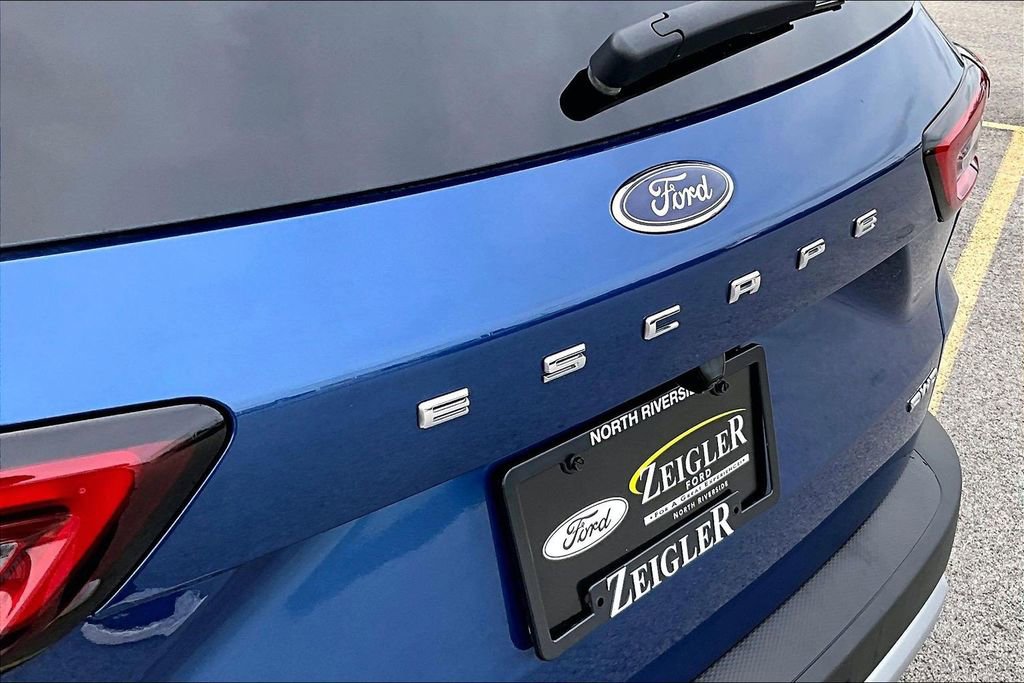Certified 2023 Ford Escape Platinum w/ Premium Technology Package image 8