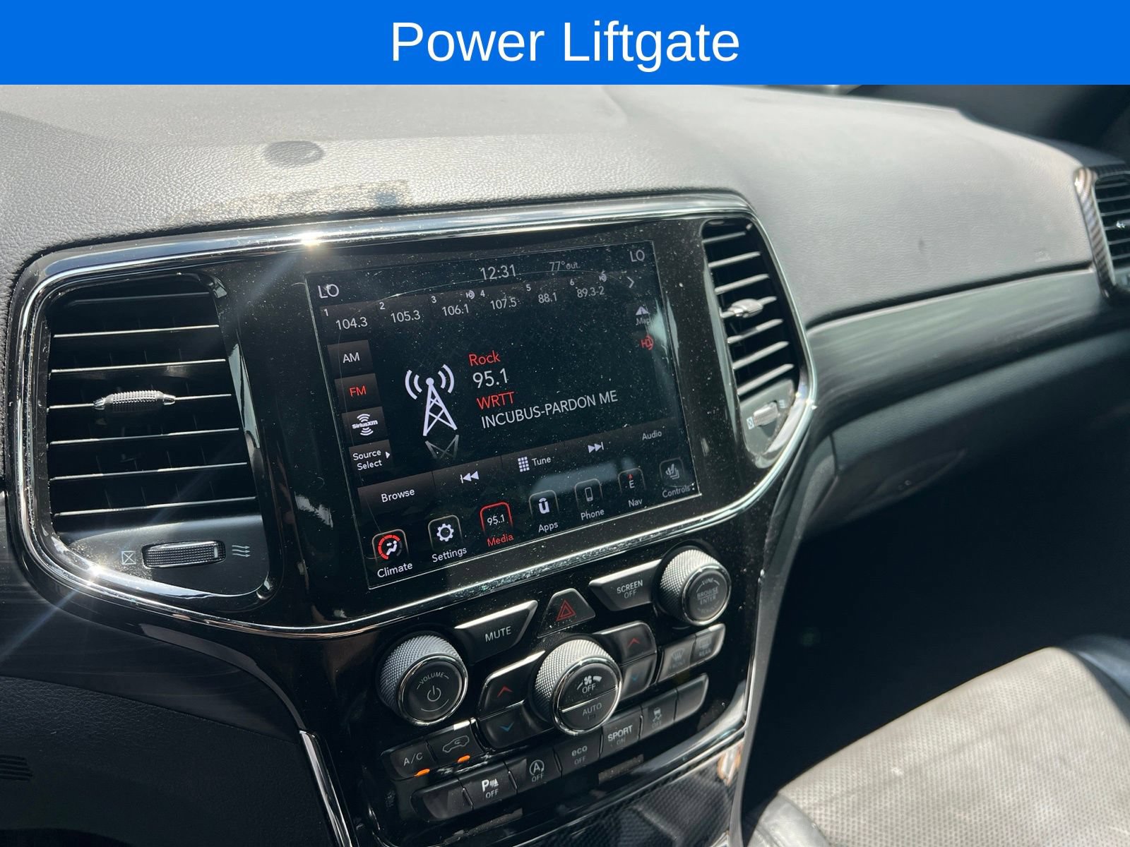 Used 2022 Jeep Grand Cherokee Laredo X RWD image 16