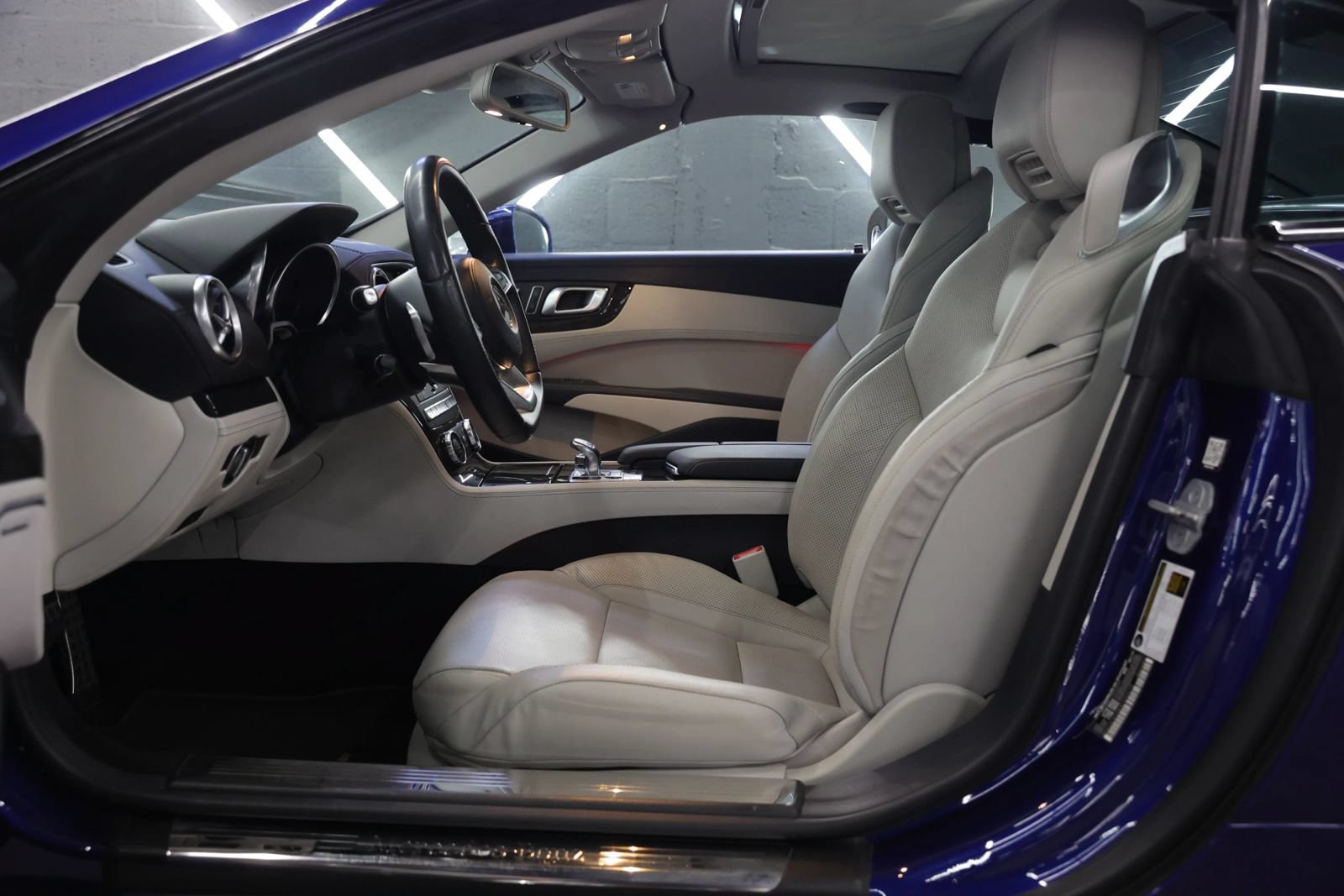 Used 2018 Mercedes-Benz SL 450 image 11
