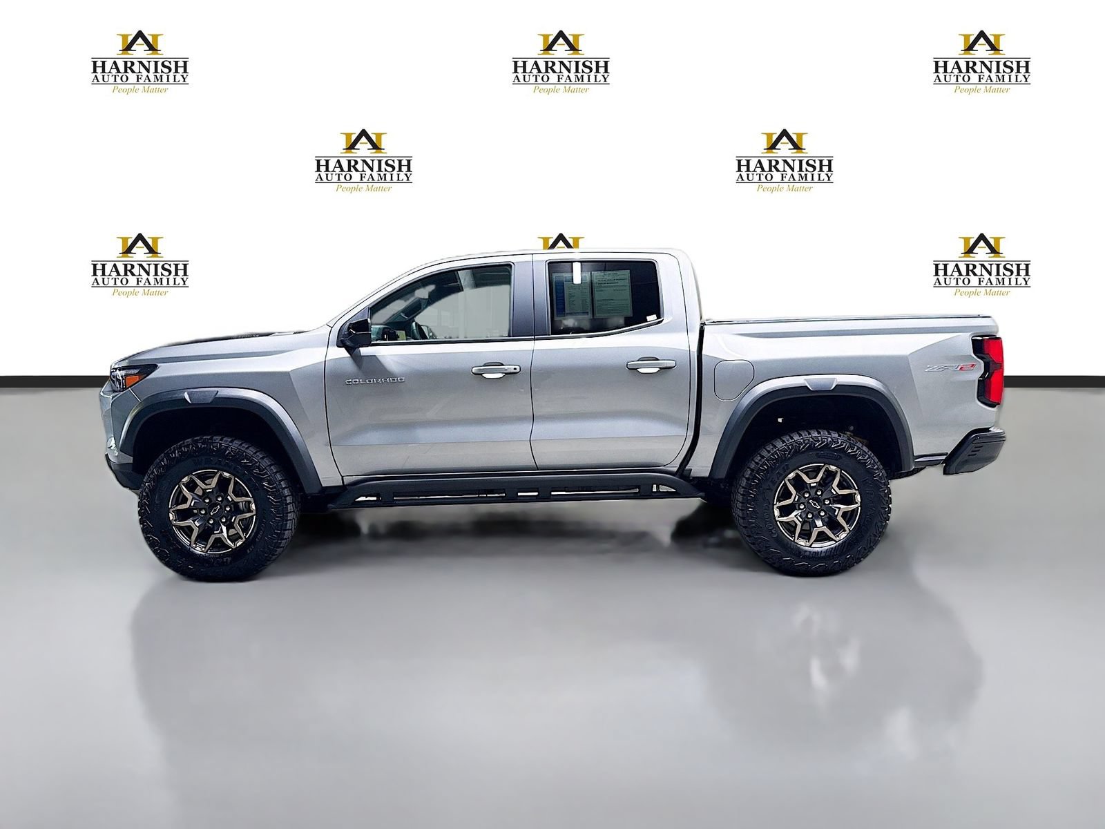 Used 2026 Chevrolet Colorado ZR2 w/ Technology Package AWD/4WD image 10