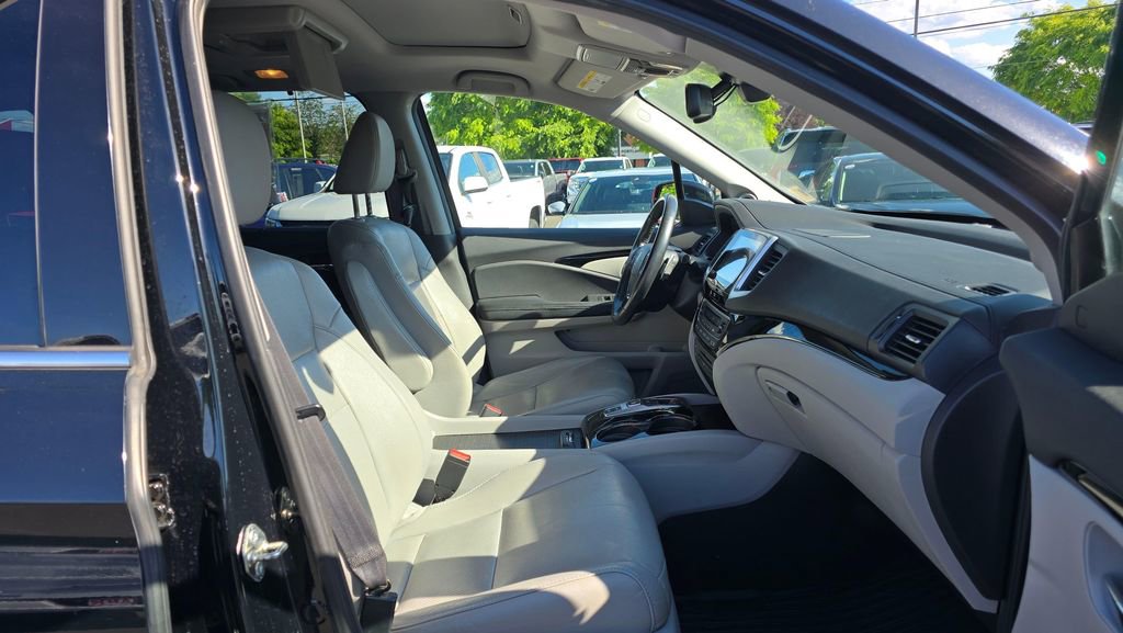 Used 2017 Honda Pilot Elite image 10