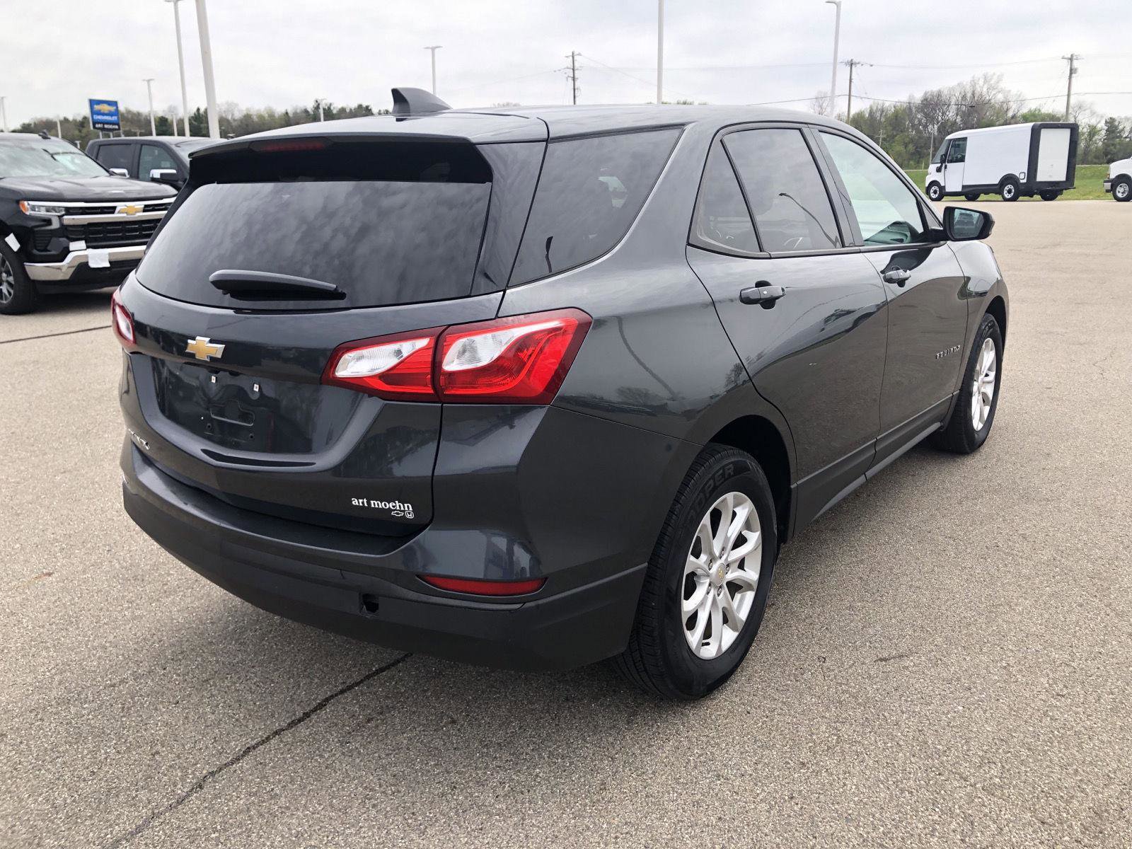 Used 2019 Chevrolet Equinox LS w/ LS Convenience Package FWD image 9
