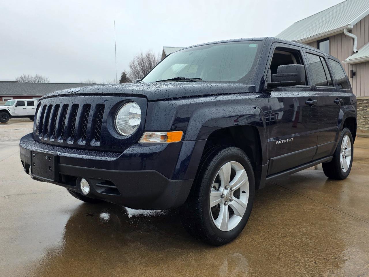 Used 2015 Jeep Patriot Latitude image 2