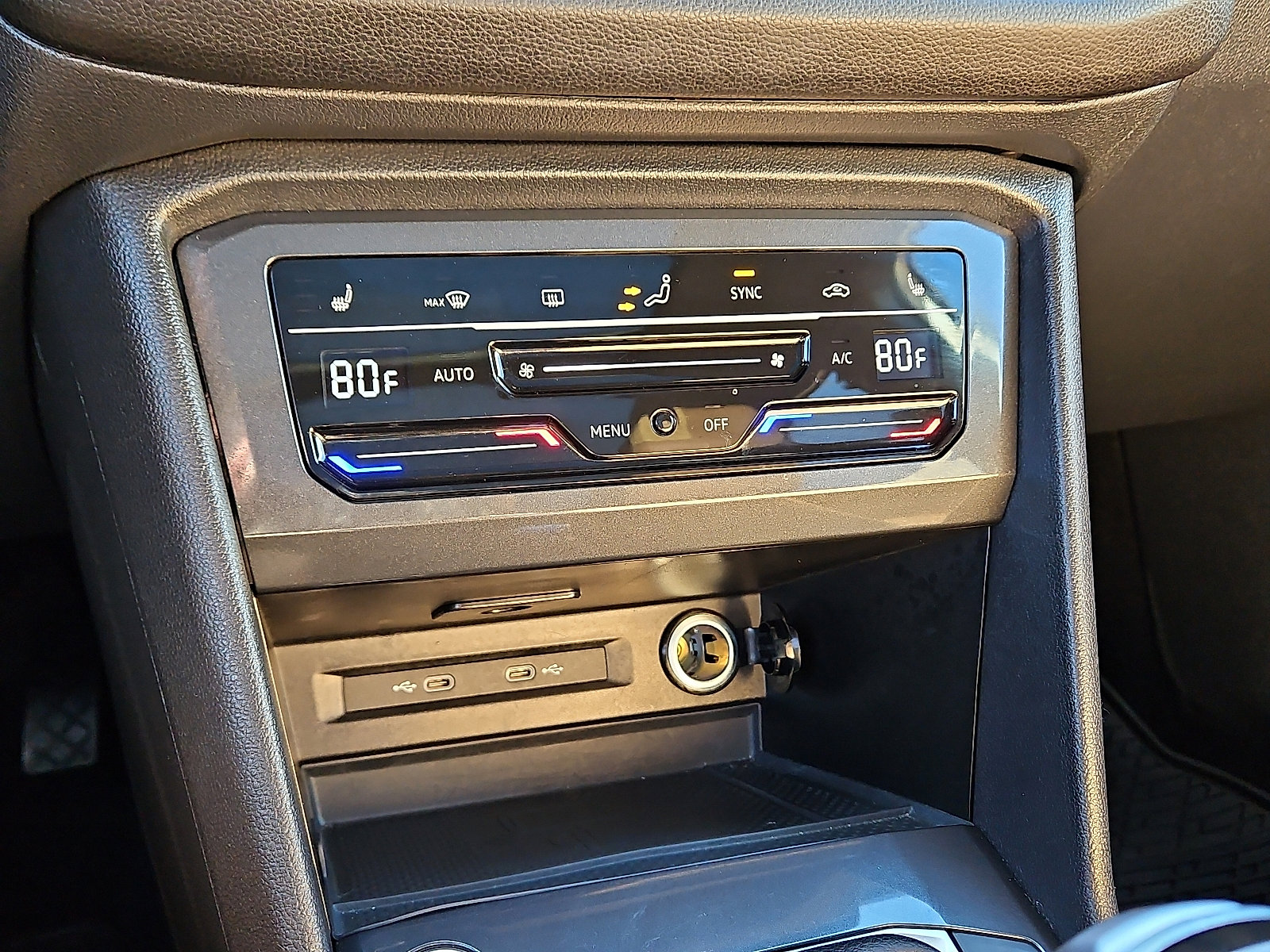 Certified 2024 Volkswagen Tiguan SE image 15