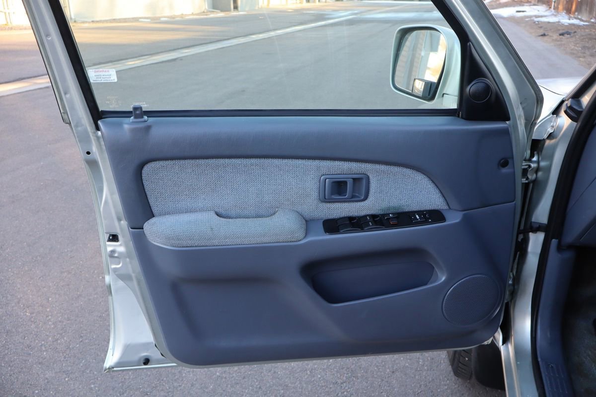 Used 2000 Toyota 4Runner SR5 image 23