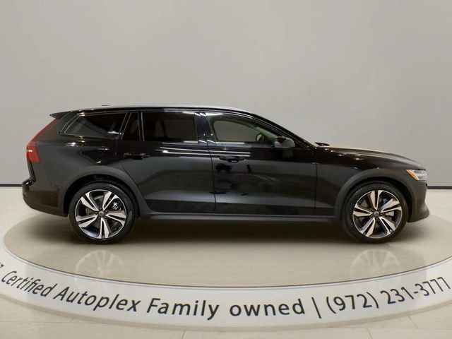 Used 2025 Volvo V60 B5 Cross Country Plus AWD/4WD image 6