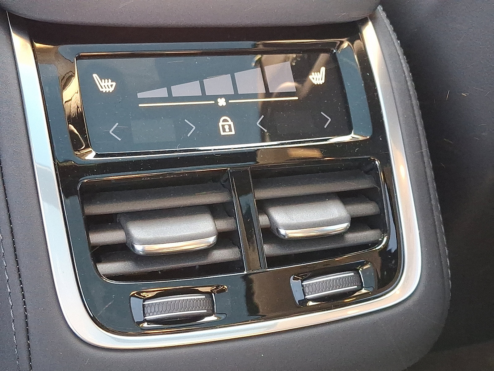 New 2026 Volvo XC90 B6 Plus image 7