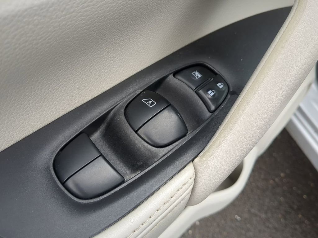 Used 2019 Nissan Rogue Sport SL w/ Premium Package AWD/4WD image 12