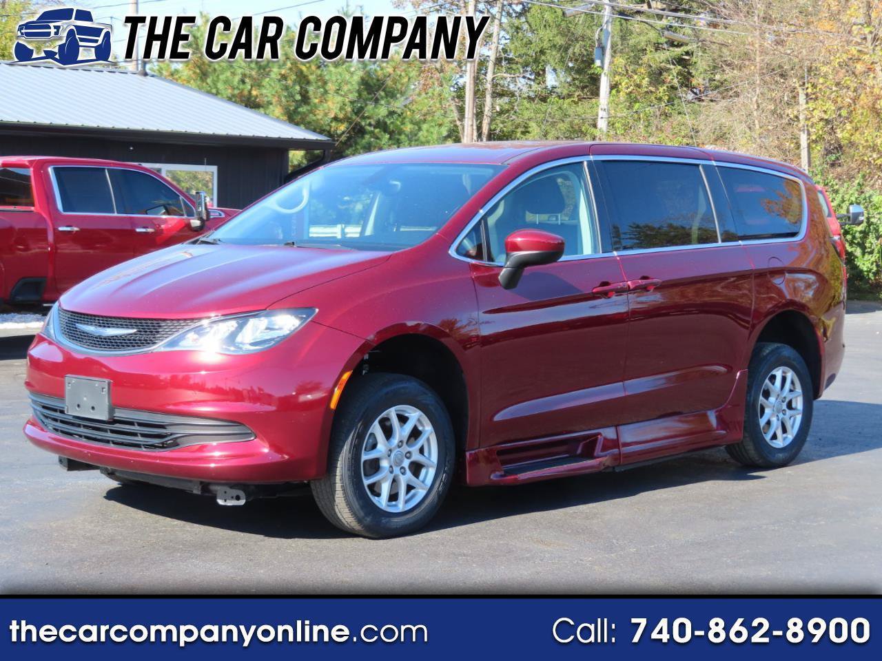 Used 2017 Chrysler Pacifica Touring FWD image 1