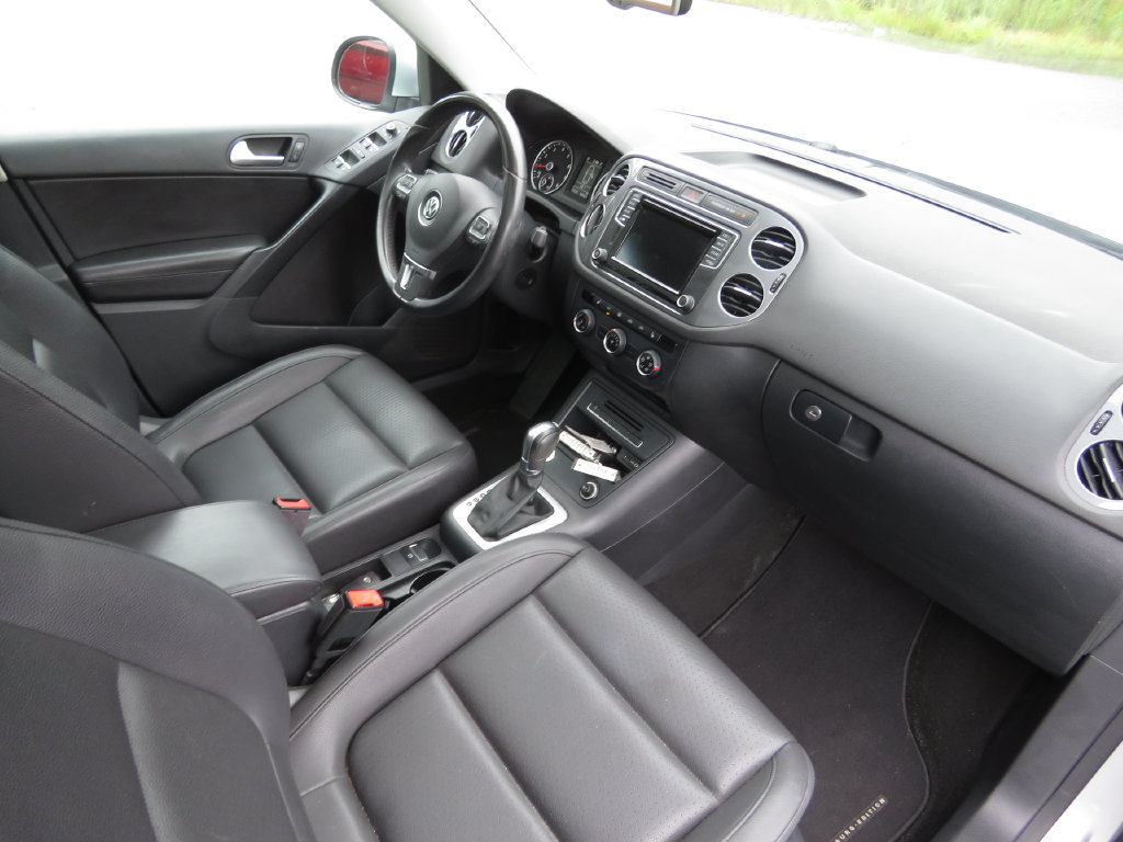 Used 2017 Volkswagen Tiguan Wolfsburg Edition AWD/4WD image 14
