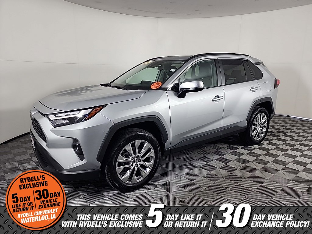 Used 2025 Toyota RAV4 XLE Premium image 5