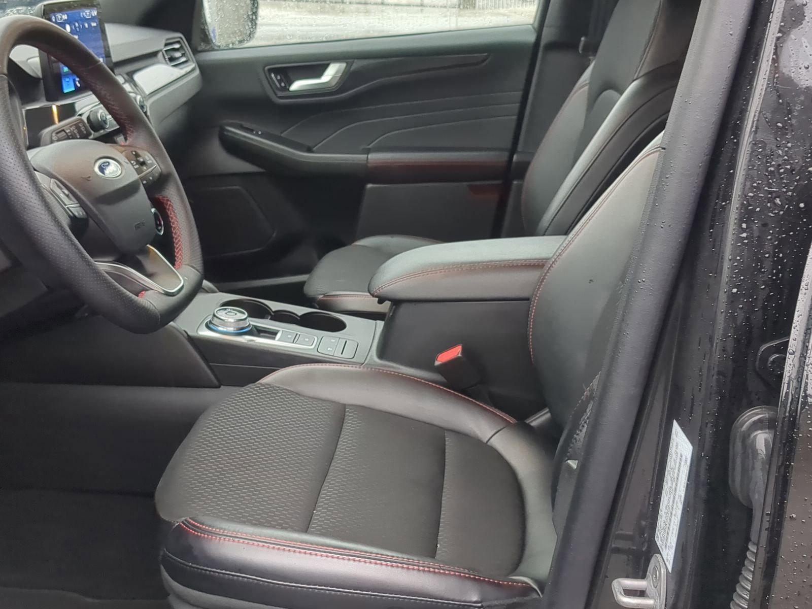 Used 2025 Ford Escape ST-Line image 19