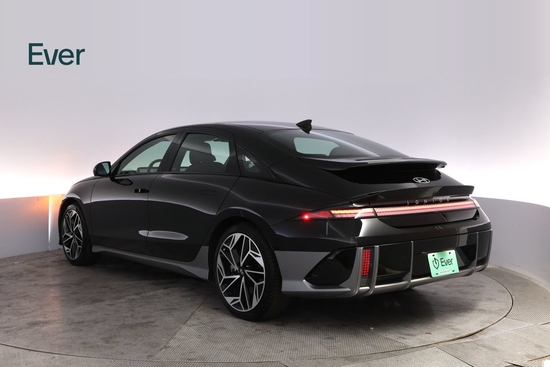 Used 2024 Hyundai Ioniq 6 Limited RWD image 17