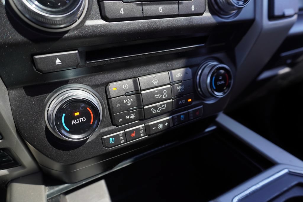 Used 2018 Ford F150 Lariat w/ Equipment Group 502A Luxury AWD/4WD image 18