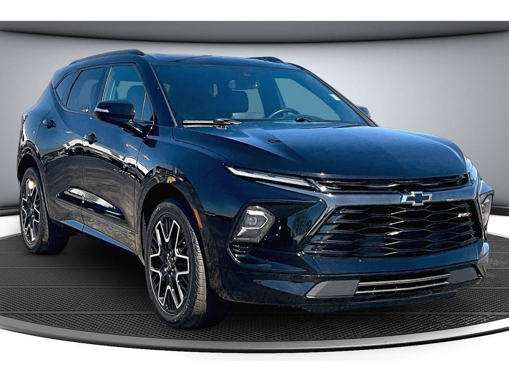 Used 2023 Chevrolet Blazer RS w/ Enhanced Convenience Package FWD image 2